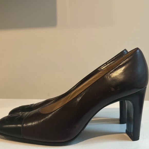 Chanel Vintage Two Tone CC Logo Square Toe Heel Brown Black Leather Shoe - 36.5 - Picture 2 of 6